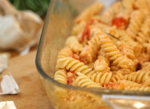 Recette gourmande – Pâtes sauce Feta, tomates-cerises & romarin